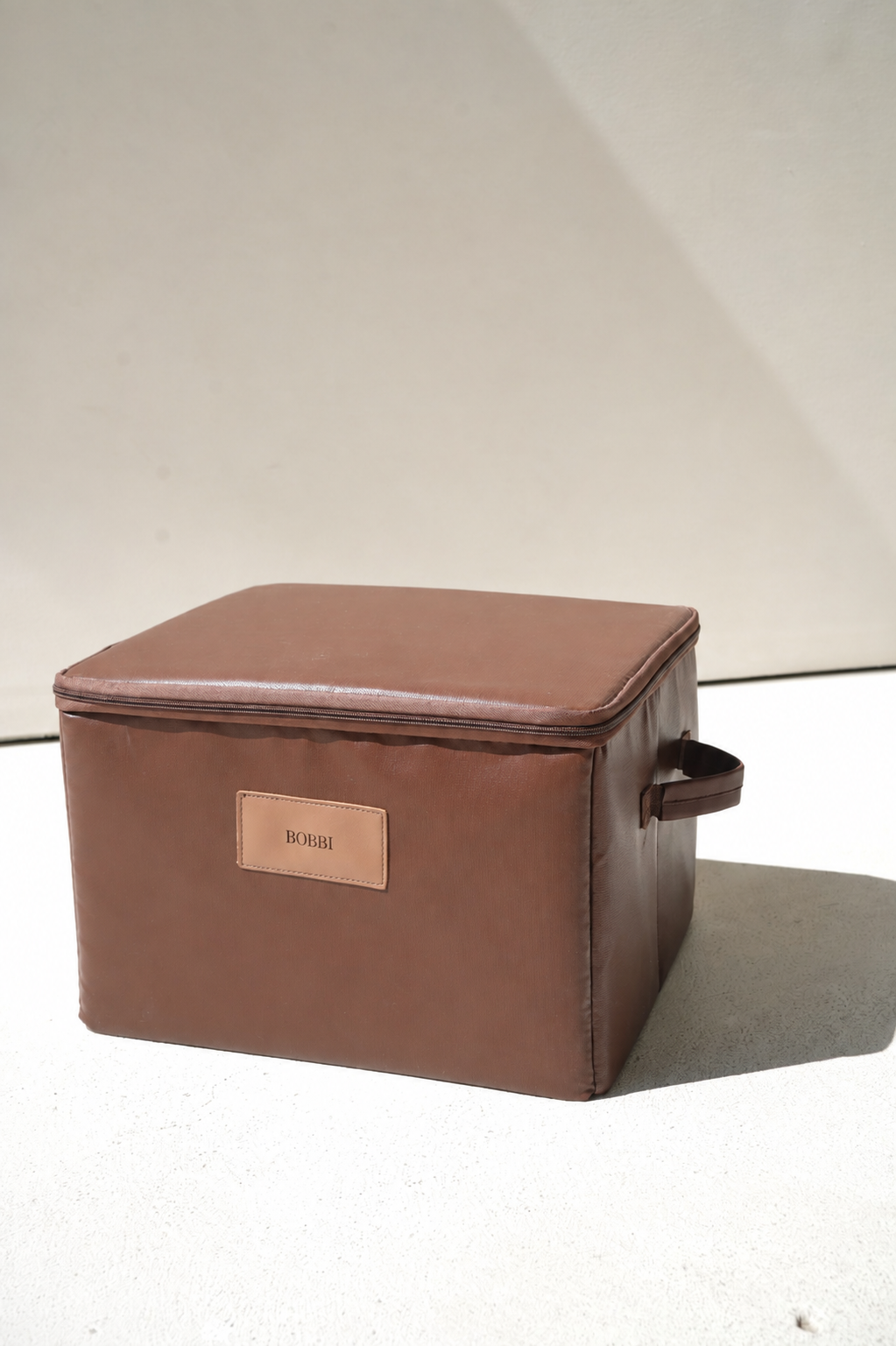 CUBBLI Chocolate keepsake box, closed, studio shot